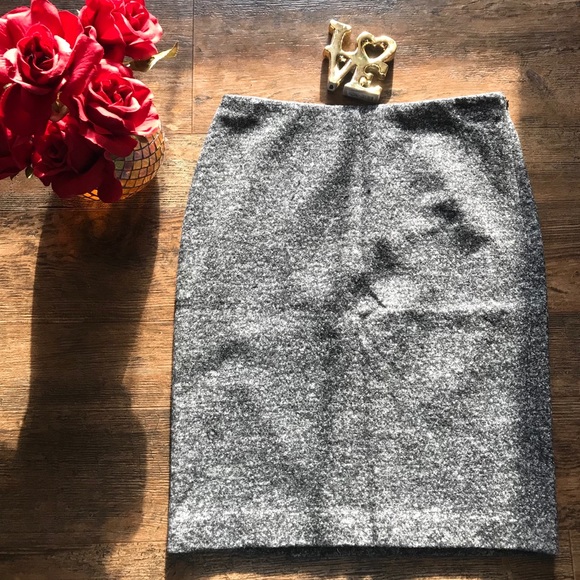 Ann Taylor Skirt - Picture 2 of 6